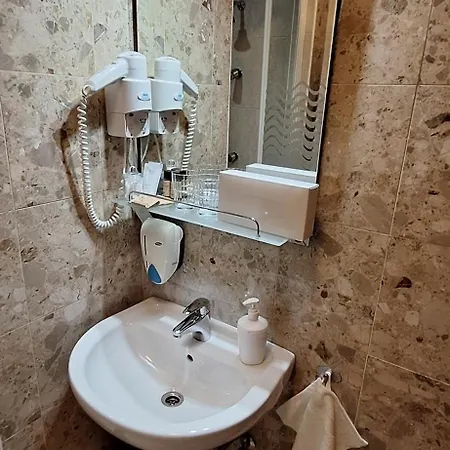 Atryum فندق سولنوك