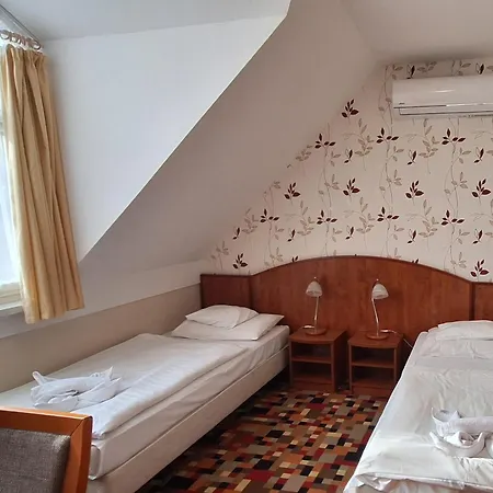 Atryum Hotell